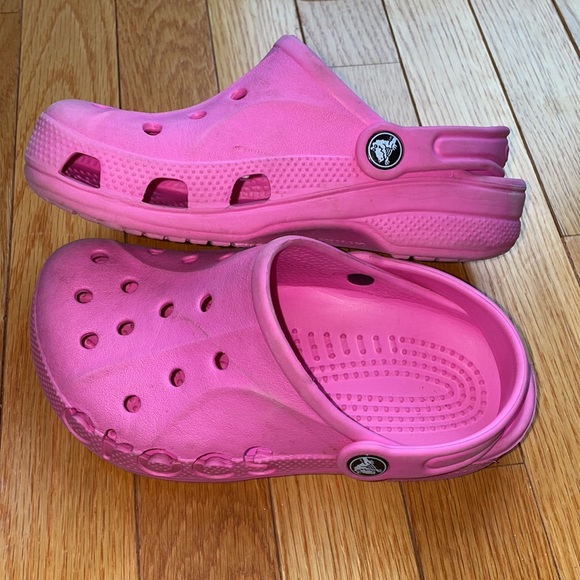 Nicki Minaj Girls Pink Crocs J 1/3 - Picture 2 of 8